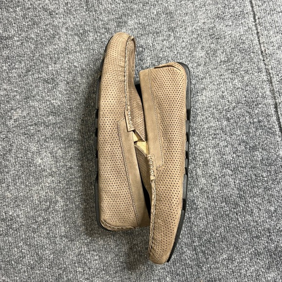 NIB UGG Mens 8 Henrick Perforated Leather Driving Moccasins Taupe Loafer 1010639 - Picture 2 of 11